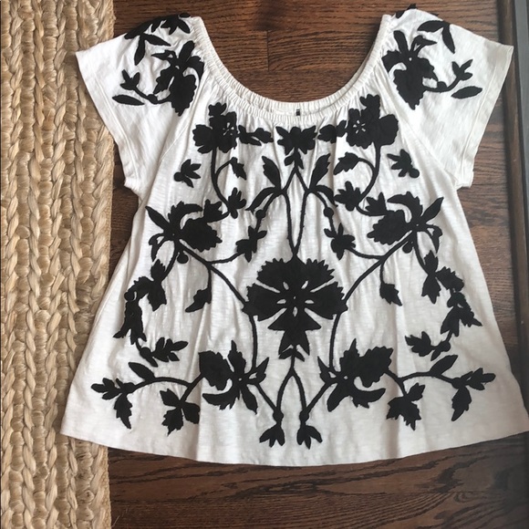 White top with black embroidery - Picture 1 of 1